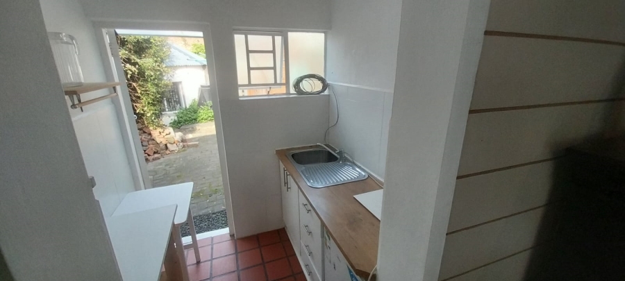 To Let 1 Bedroom Property for Rent in Bonza Bay Eastern Cape